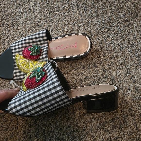 Betsey Johnson Black and White Gingham Heels with Fruit Embellishments - Picture 3 of 3